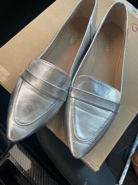 Pointed Metallic Silver Loafers -